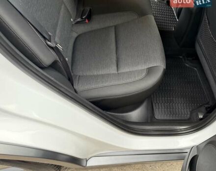 Білий Хендай Kona Electric, об'ємом двигуна 0 л та пробігом 64 тис. км за 14950 $, фото 74 на Automoto.ua