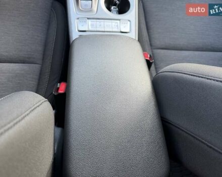 Білий Хендай Kona Electric, об'ємом двигуна 0 л та пробігом 64 тис. км за 14950 $, фото 111 на Automoto.ua