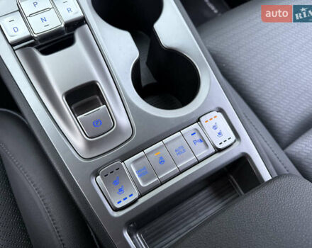 Белый Хендай Kona Electric, объемом двигателя 0 л и пробегом 96 тыс. км за 19500 $, фото 65 на Automoto.ua