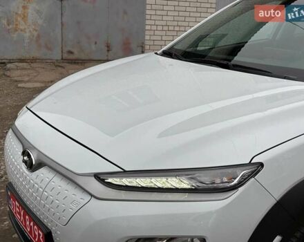 Білий Хендай Kona Electric, об'ємом двигуна 0 л та пробігом 102 тис. км за 15700 $, фото 9 на Automoto.ua