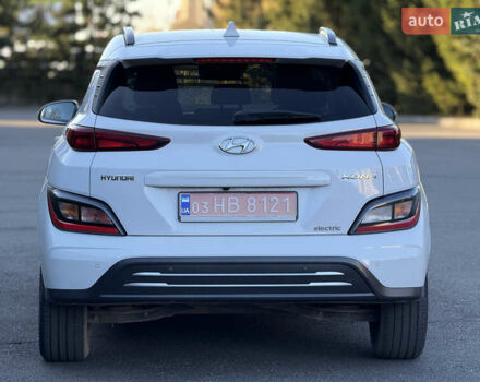 Белый Хендай Kona Electric, объемом двигателя 0 л и пробегом 80 тыс. км за 16900 $, фото 21 на Automoto.ua