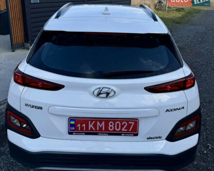 Белый Хендай Kona Electric, объемом двигателя 0 л и пробегом 95 тыс. км за 17500 $, фото 3 на Automoto.ua