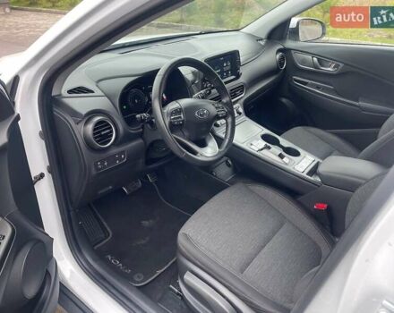 Білий Хендай Kona Electric, об'ємом двигуна 0 л та пробігом 158 тис. км за 16500 $, фото 15 на Automoto.ua