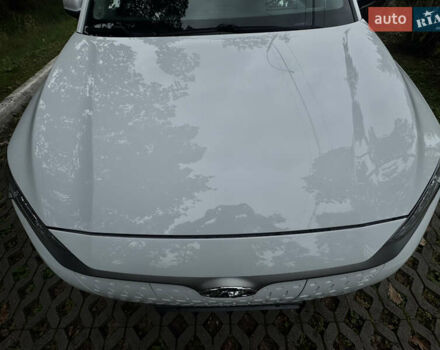 Белый Хендай Kona Electric, объемом двигателя 0 л и пробегом 103 тыс. км за 17999 $, фото 43 на Automoto.ua