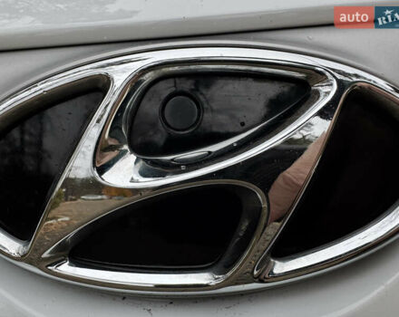 Белый Хендай Kona Electric, объемом двигателя 0 л и пробегом 58 тыс. км за 17499 $, фото 16 на Automoto.ua