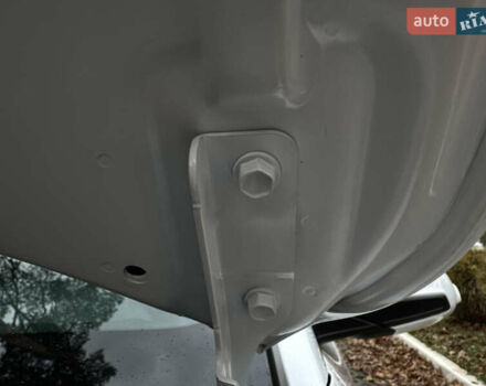 Белый Хендай Kona Electric, объемом двигателя 0 л и пробегом 58 тыс. км за 17499 $, фото 66 на Automoto.ua