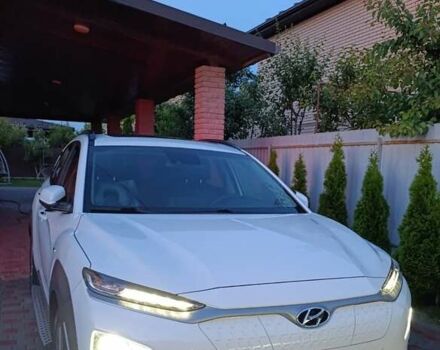 Білий Хендай Kona Electric, об'ємом двигуна 0 л та пробігом 59 тис. км за 23500 $, фото 2 на Automoto.ua