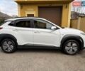 Білий Хендай Kona Electric, об'ємом двигуна 0 л та пробігом 64 тис. км за 14950 $, фото 8 на Automoto.ua