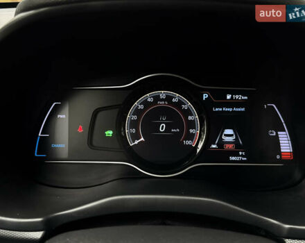 Белый Хендай Kona Electric, объемом двигателя 0 л и пробегом 58 тыс. км за 17499 $, фото 108 на Automoto.ua