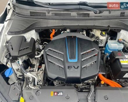 Білий Хендай Kona Electric, об'ємом двигуна 0 л та пробігом 158 тис. км за 16500 $, фото 34 на Automoto.ua