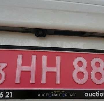 Білий Хендай Kona Electric, об'ємом двигуна 0 л та пробігом 71 тис. км за 17600 $, фото 17 на Automoto.ua