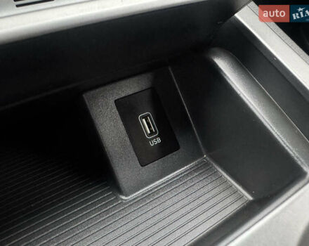 Белый Хендай Kona Electric, объемом двигателя 0 л и пробегом 59 тыс. км за 16900 $, фото 63 на Automoto.ua