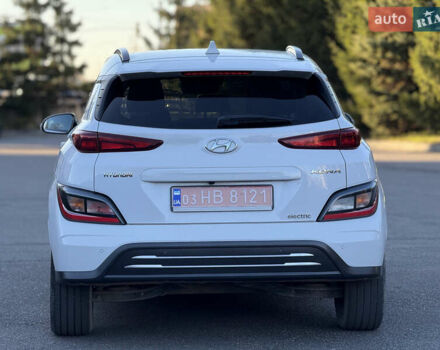 Белый Хендай Kona Electric, объемом двигателя 0 л и пробегом 80 тыс. км за 16900 $, фото 18 на Automoto.ua