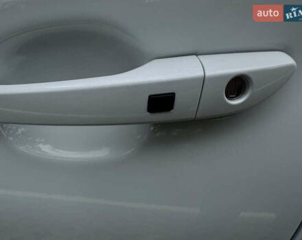 Белый Хендай Kona Electric, объемом двигателя 0 л и пробегом 103 тыс. км за 17999 $, фото 23 на Automoto.ua