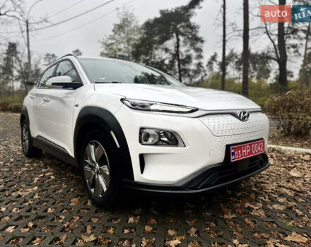 Белый Хендай Kona Electric, объемом двигателя 0 л и пробегом 59 тыс. км за 16900 $, фото 16 на Automoto.ua
