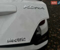 Білий Хендай Kona Electric, об'ємом двигуна 0 л та пробігом 59 тис. км за 17499 $, фото 62 на Automoto.ua