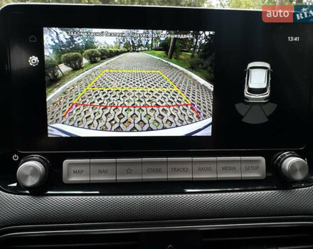 Белый Хендай Kona Electric, объемом двигателя 0 л и пробегом 103 тыс. км за 17999 $, фото 109 на Automoto.ua