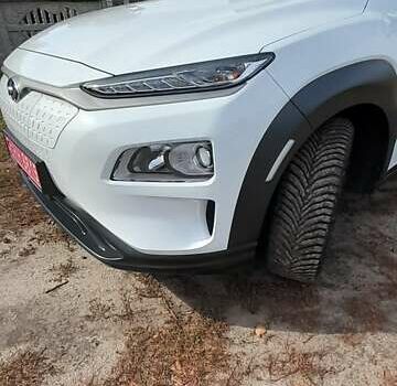 Білий Хендай Kona Electric, об'ємом двигуна 0 л та пробігом 71 тис. км за 17600 $, фото 13 на Automoto.ua