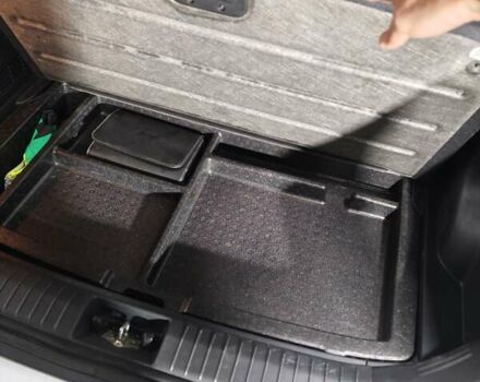 Білий Хендай Kona Electric, об'ємом двигуна 0 л та пробігом 78 тис. км за 17900 $, фото 30 на Automoto.ua