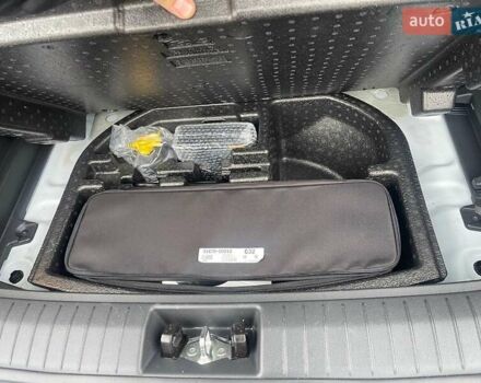 Білий Хендай Kona Electric, об'ємом двигуна 0 л та пробігом 158 тис. км за 16500 $, фото 30 на Automoto.ua