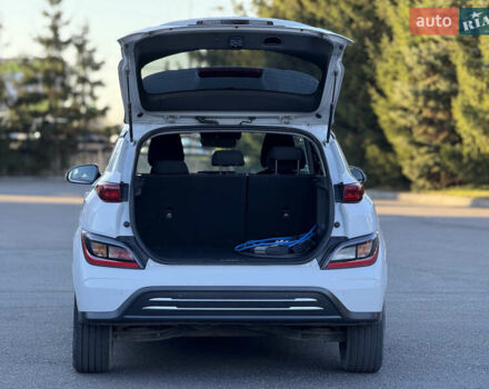Белый Хендай Kona Electric, объемом двигателя 0 л и пробегом 80 тыс. км за 16900 $, фото 15 на Automoto.ua