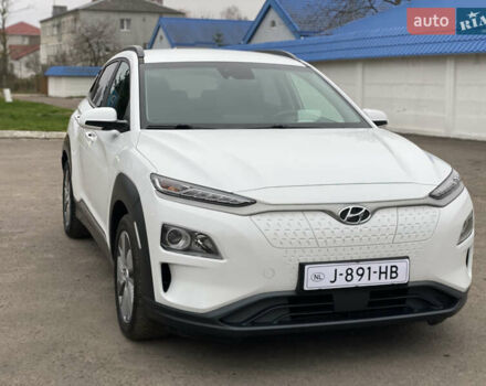 Белый Хендай Kona Electric, объемом двигателя 0 л и пробегом 166 тыс. км за 16900 $, фото 10 на Automoto.ua