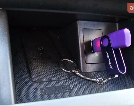 Белый Хендай Kona Electric, объемом двигателя 0 л и пробегом 44 тыс. км за 17450 $, фото 9 на Automoto.ua