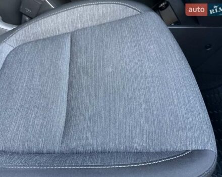 Білий Хендай Kona Electric, об'ємом двигуна 0 л та пробігом 64 тис. км за 14950 $, фото 135 на Automoto.ua