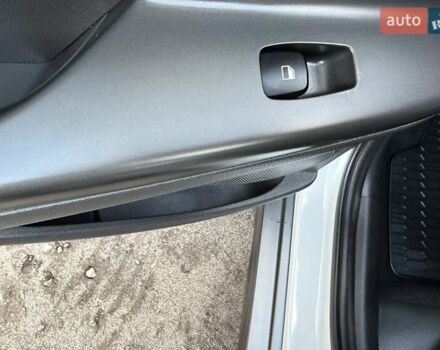 Білий Хендай Kona Electric, об'ємом двигуна 0 л та пробігом 64 тис. км за 14950 $, фото 103 на Automoto.ua