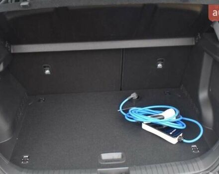 Білий Хендай Kona Electric, об'ємом двигуна 0 л та пробігом 15 тис. км за 15950 $, фото 12 на Automoto.ua