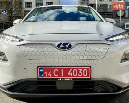 Белый Хендай Kona Electric, объемом двигателя 0 л и пробегом 115 тыс. км за 16900 $, фото 5 на Automoto.ua