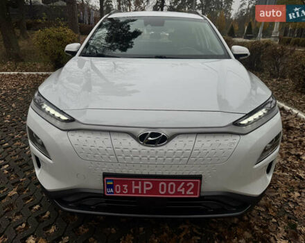 Білий Хендай Kona Electric, об'ємом двигуна 0 л та пробігом 59 тис. км за 17499 $, фото 46 на Automoto.ua