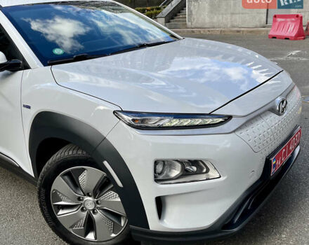 Белый Хендай Kona Electric, объемом двигателя 0 л и пробегом 115 тыс. км за 16900 $, фото 19 на Automoto.ua