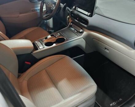 Білий Хендай Kona Electric, об'ємом двигуна 0 л та пробігом 78 тис. км за 17900 $, фото 36 на Automoto.ua