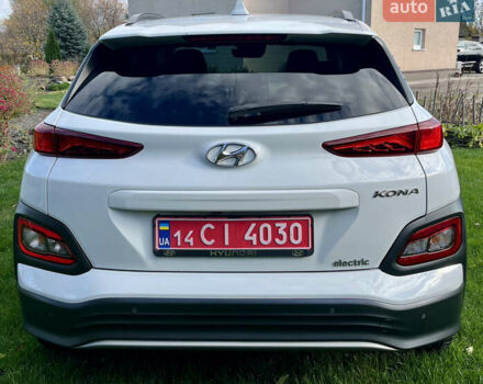 Белый Хендай Kona Electric, объемом двигателя 0 л и пробегом 115 тыс. км за 16900 $, фото 48 на Automoto.ua