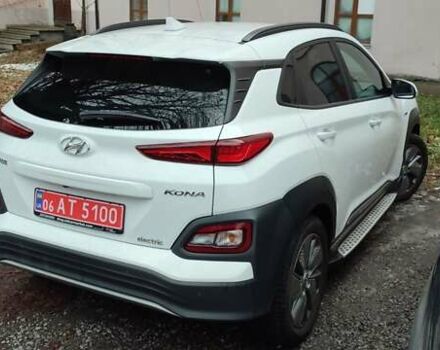Білий Хендай Kona Electric, об'ємом двигуна 0 л та пробігом 59 тис. км за 23500 $, фото 5 на Automoto.ua