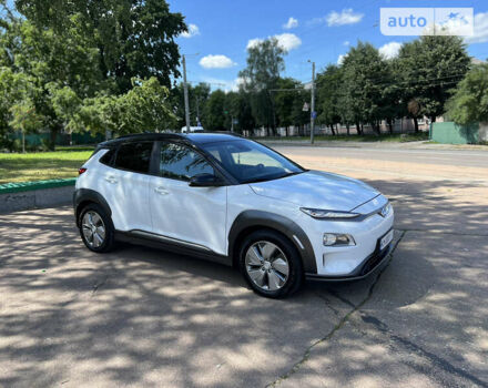 Белый Хендай Kona Electric, объемом двигателя 0 л и пробегом 85 тыс. км за 22500 $, фото 6 на Automoto.ua