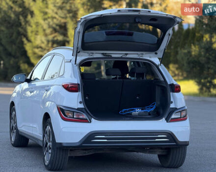 Белый Хендай Kona Electric, объемом двигателя 0 л и пробегом 80 тыс. км за 16900 $, фото 16 на Automoto.ua