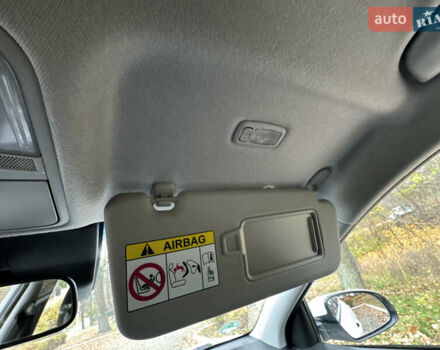 Белый Хендай Kona Electric, объемом двигателя 0 л и пробегом 58 тыс. км за 17499 $, фото 106 на Automoto.ua