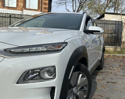 Білий Хендай Kona Electric, об'ємом двигуна 0 л та пробігом 59 тис. км за 15870 $, фото 2 на Automoto.ua