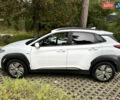 Белый Хендай Kona Electric, объемом двигателя 0 л и пробегом 103 тыс. км за 17999 $, фото 2 на Automoto.ua