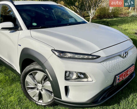 Белый Хендай Kona Electric, объемом двигателя 0 л и пробегом 115 тыс. км за 16900 $, фото 35 на Automoto.ua