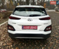Білий Хендай Kona Electric, об'ємом двигуна 0 л та пробігом 59 тис. км за 17499 $, фото 4 на Automoto.ua