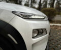 Белый Хендай Kona Electric, объемом двигателя 0 л и пробегом 58 тыс. км за 17499 $, фото 3 на Automoto.ua