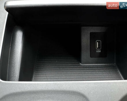 Белый Хендай Kona Electric, объемом двигателя 0 л и пробегом 58 тыс. км за 17499 $, фото 82 на Automoto.ua