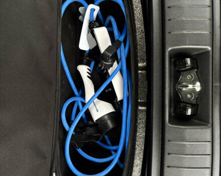 Белый Хендай Kona Electric, объемом двигателя 0 л и пробегом 58 тыс. км за 17499 $, фото 56 на Automoto.ua