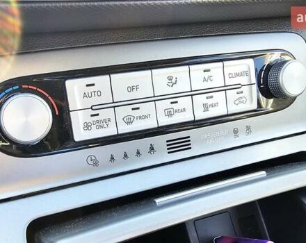 Белый Хендай Kona Electric, объемом двигателя 0 л и пробегом 44 тыс. км за 17450 $, фото 6 на Automoto.ua