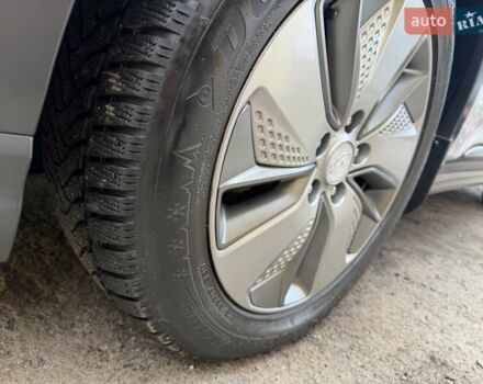 Білий Хендай Kona Electric, об'ємом двигуна 0 л та пробігом 64 тис. км за 14950 $, фото 14 на Automoto.ua