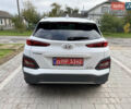 Белый Хендай Kona Electric, объемом двигателя 0 л и пробегом 107 тыс. км за 18465 $, фото 3 на Automoto.ua