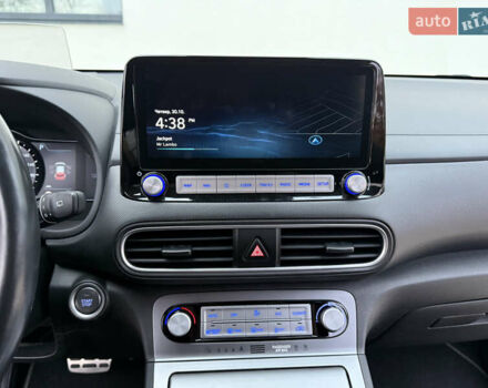 Белый Хендай Kona Electric, объемом двигателя 0 л и пробегом 96 тыс. км за 19500 $, фото 62 на Automoto.ua